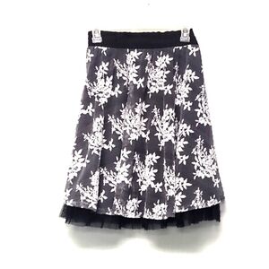 Studio 253 lace flear black & white skirt Size: L